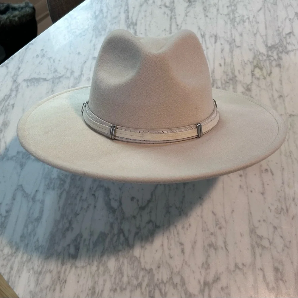 Forever 21 day hat - Picture 1 of 4
